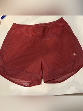 Women’s Performance Mesh Hem Shorts - pink